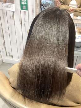 強い癖、硬い髪質も柔らかく矯正【新潟市美容室】